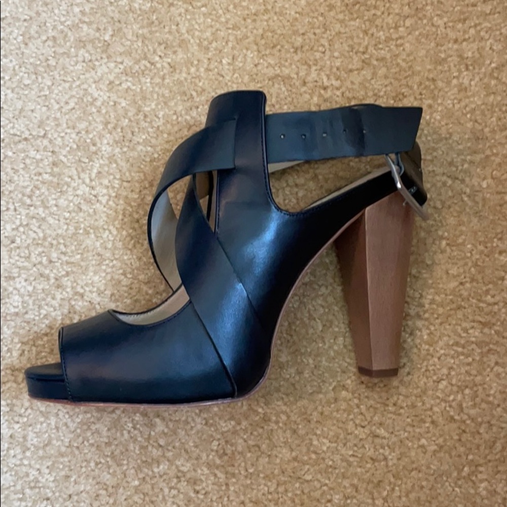 Sandals - Picture 2 of 6